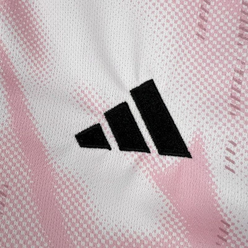 Real Madrid 25/26 Pink Special Edition Kit