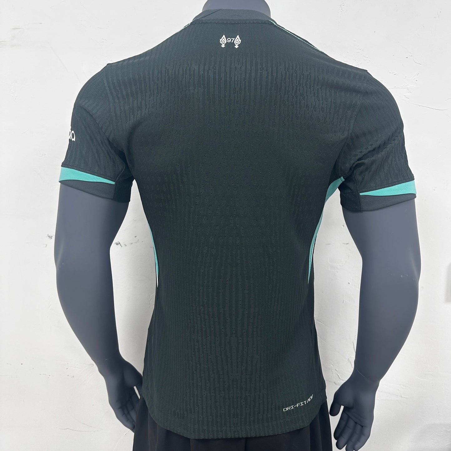 Liverpool 2024-2025 Kit